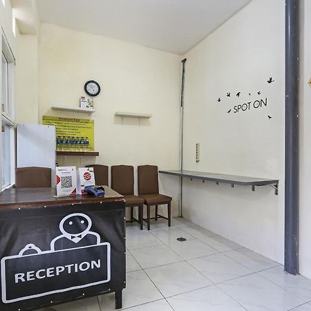 Spot On 90780 Gang Tengah Homestay Syariah Semarang Exterior photo
