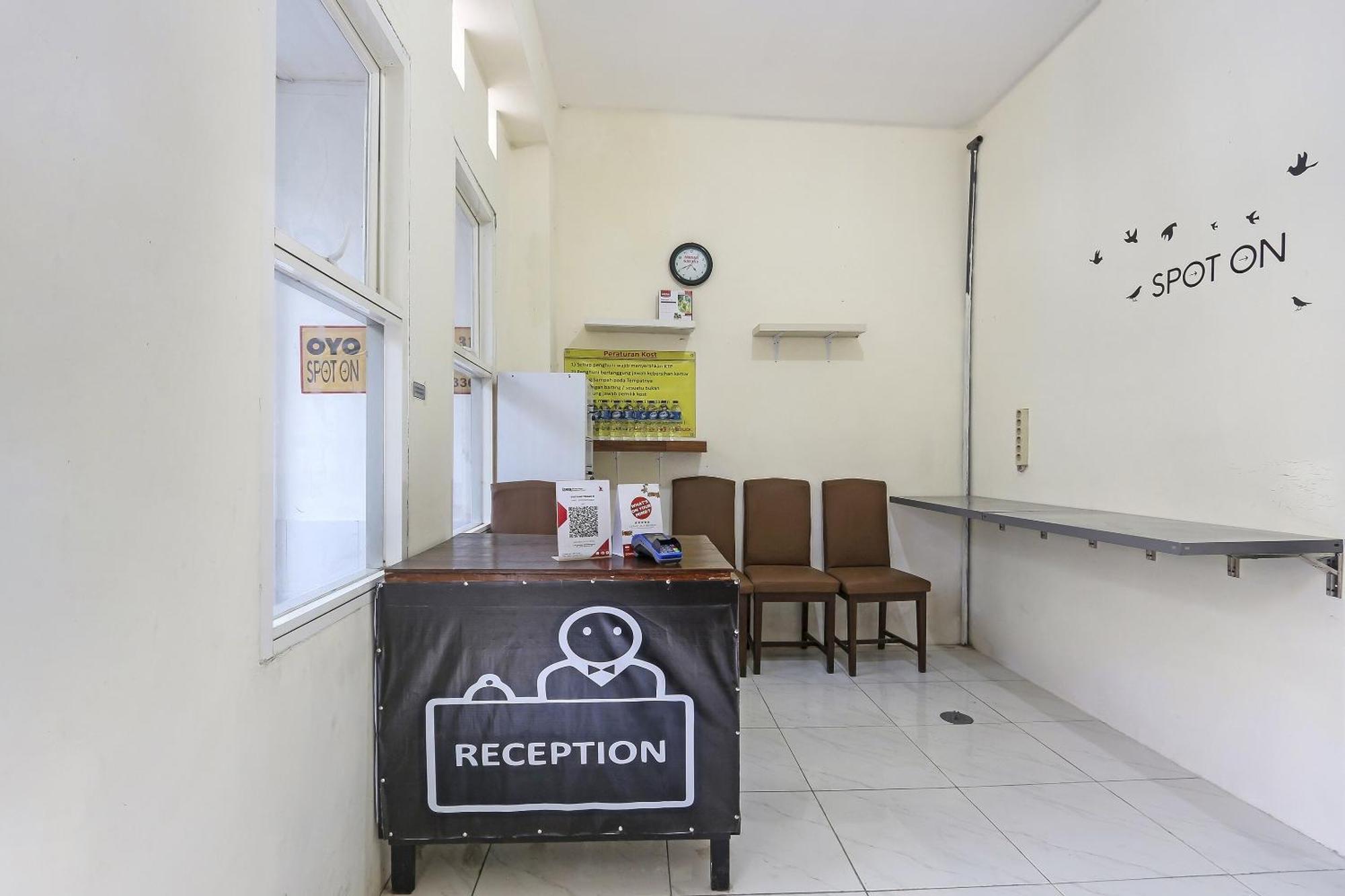 Spot On 90780 Gang Tengah Homestay Syariah Semarang Exterior photo